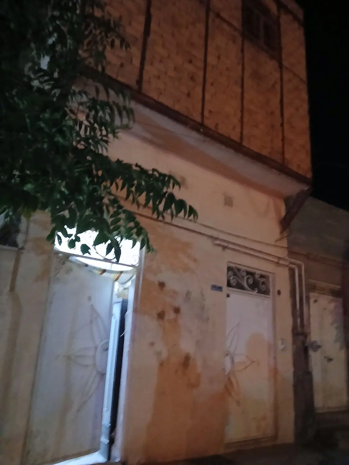 ملک مسکونی با تجاری