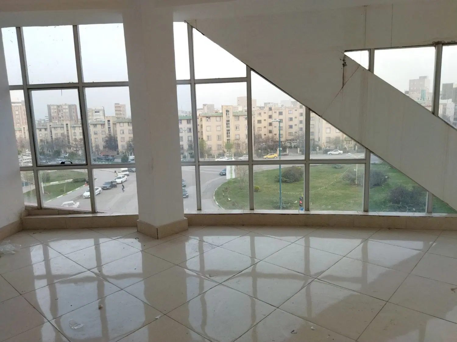 اجاره واحد خدماتی کارشناسان 72متر بر میدان شفا