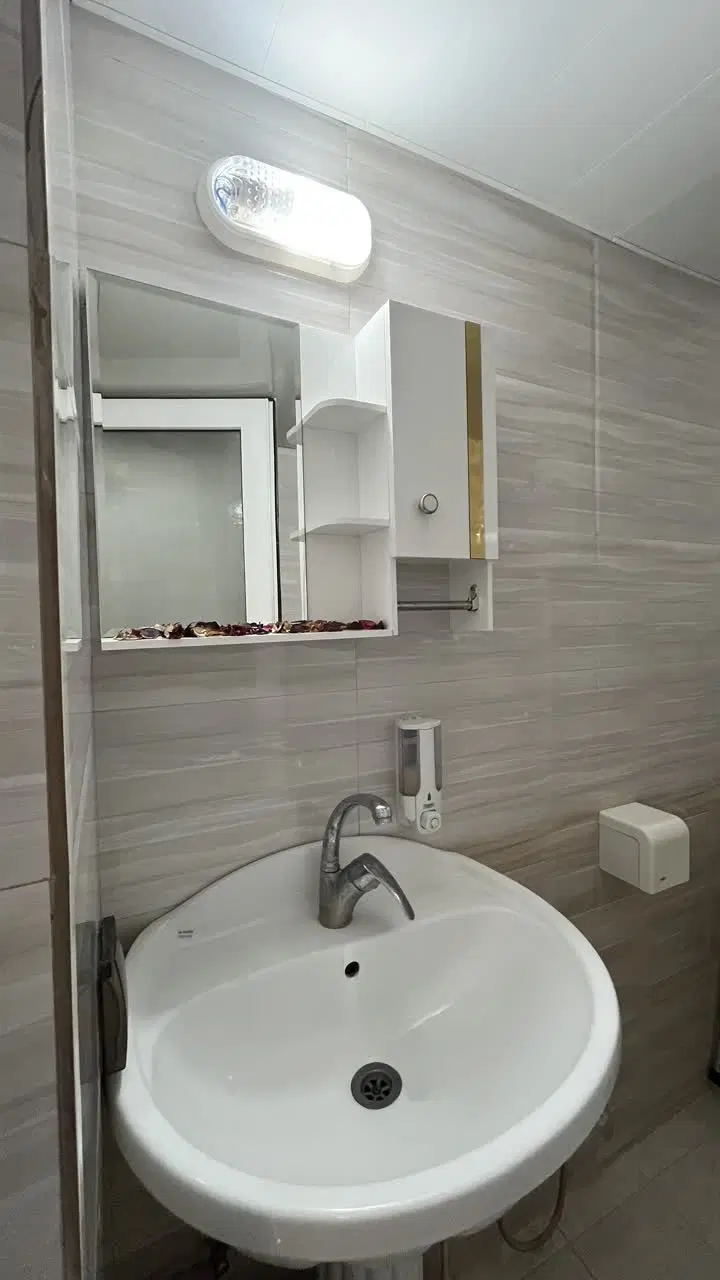 آپارتمان دو خوابه شیک و لوکس