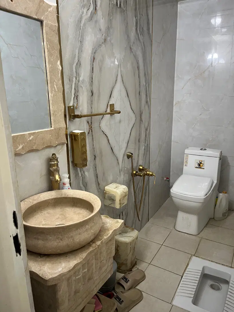 آپارتمان 200 متر 4 خواب حیاط پشت بام اختصاصی