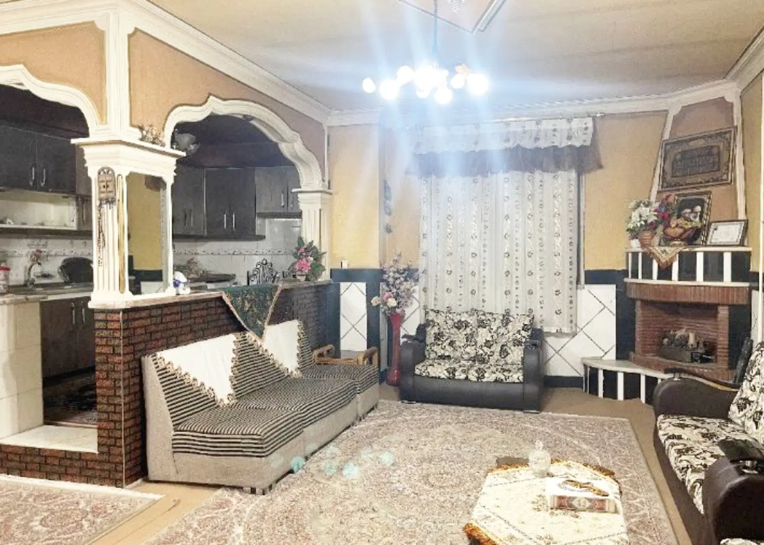 خانه بر خیابان اصلی  مناسب سکونت و سرمایه‌گذاری