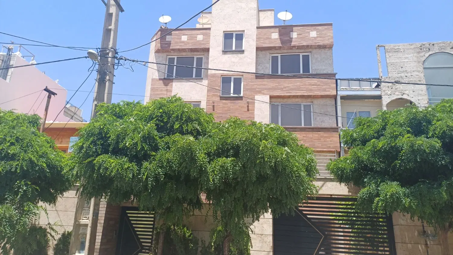 آپارتمان سه خوابه ویلایی