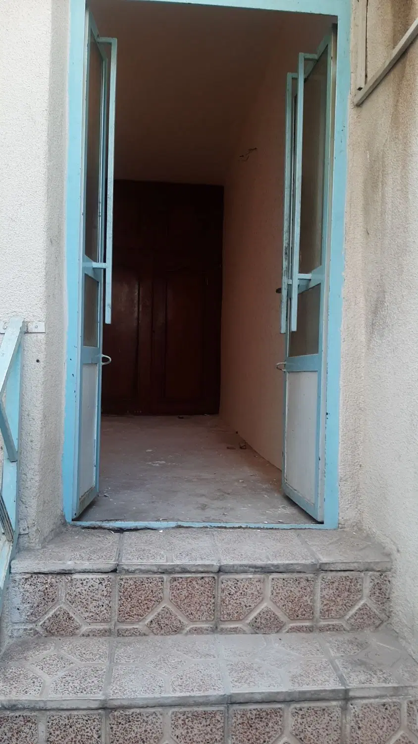 خانه دو طبقه نقلی