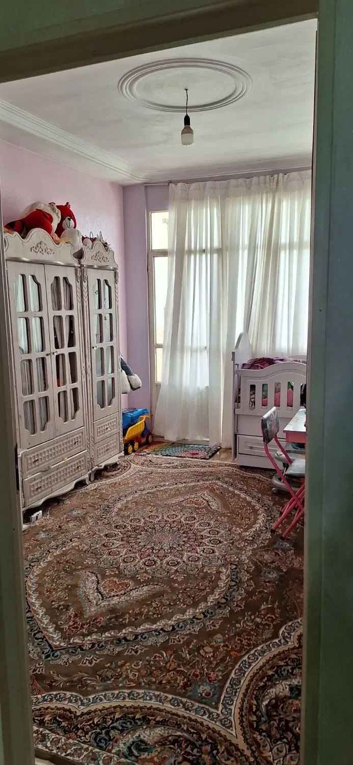 واحد۱۳۰ متری فروش فوری