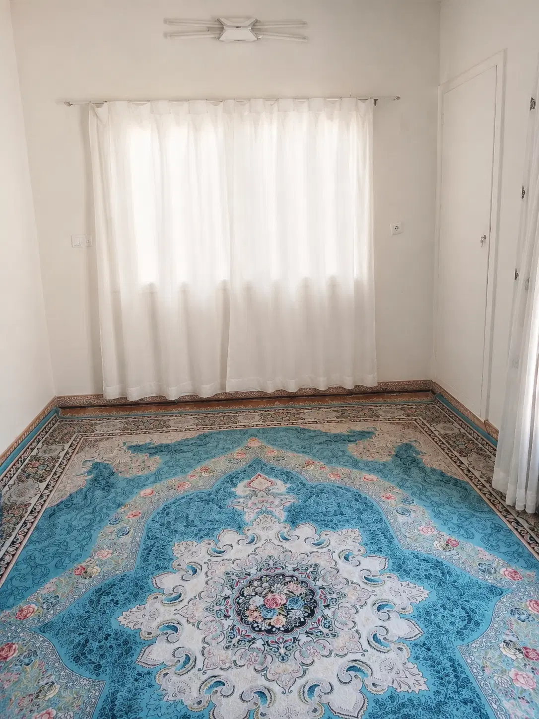 ویلایی ۱۱۰ متری در موقعیت آرام و قدیمی‌نشین