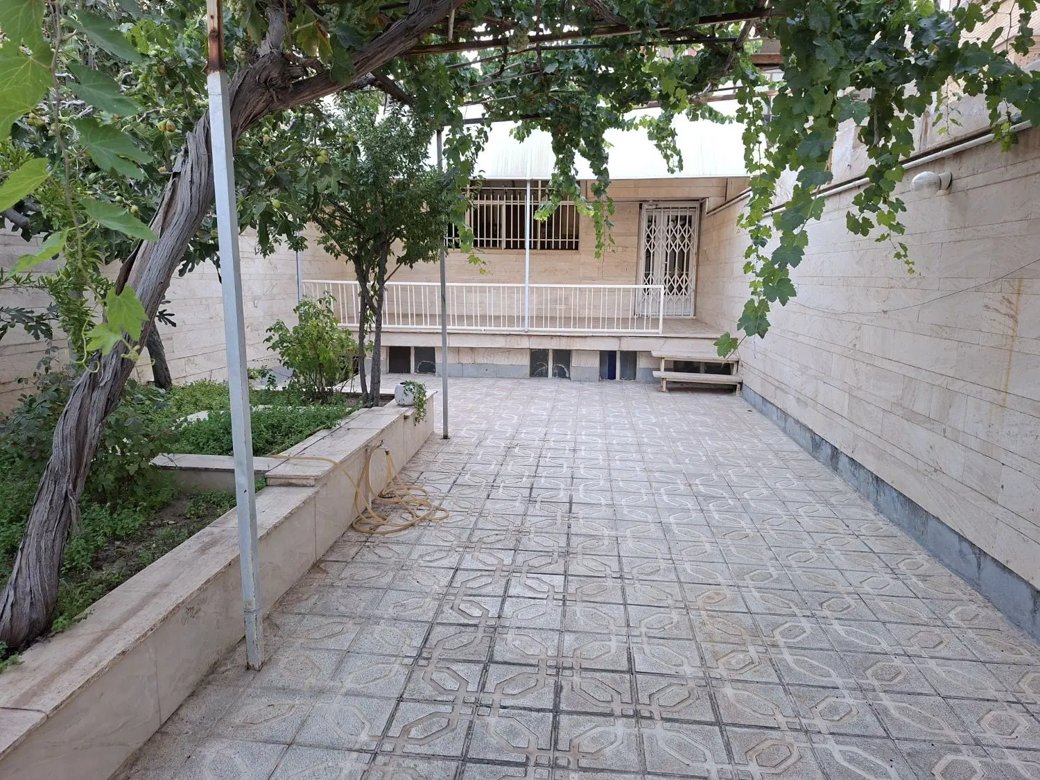۲۳۰ متر ویلایی۲خواب ابن یمین