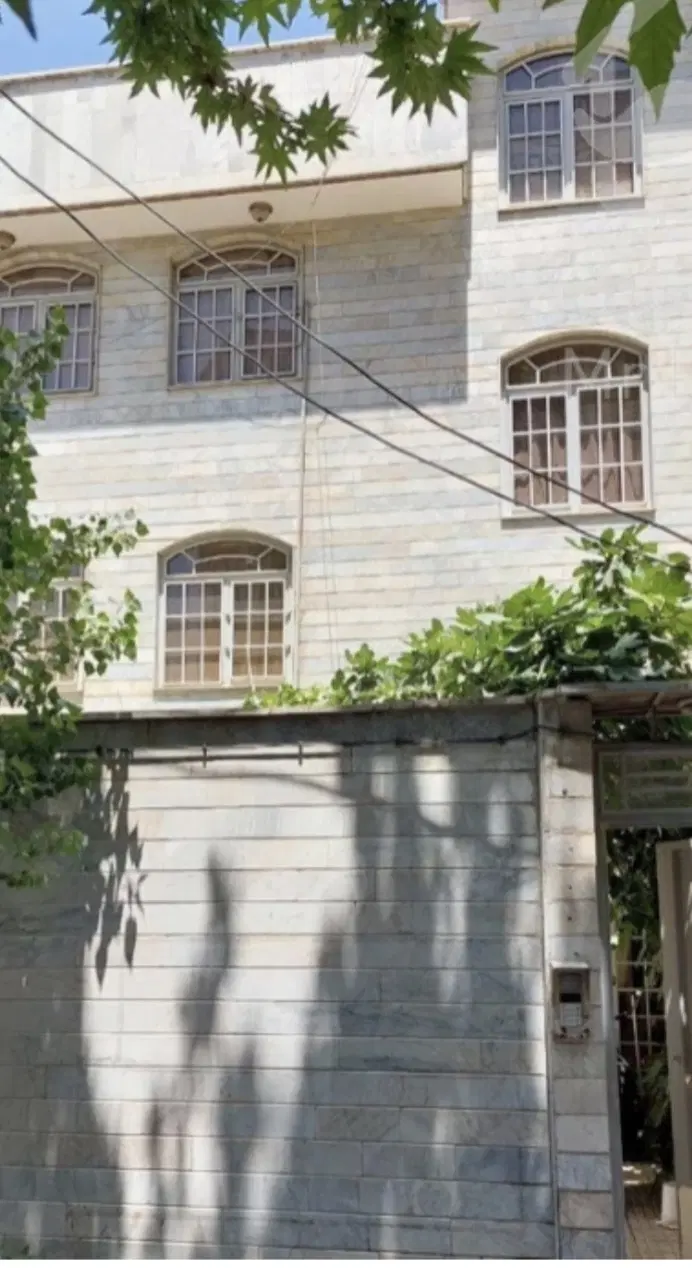 رهن کامل ویلایی ۳۰۰ متری اعتمادیه