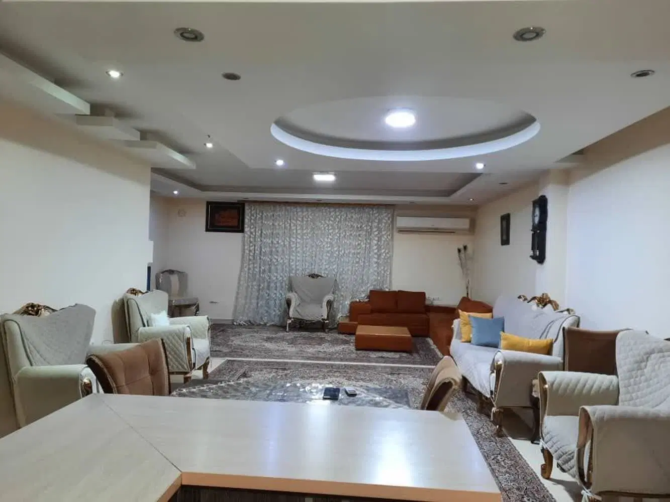 ۱۳۷ متری فروش