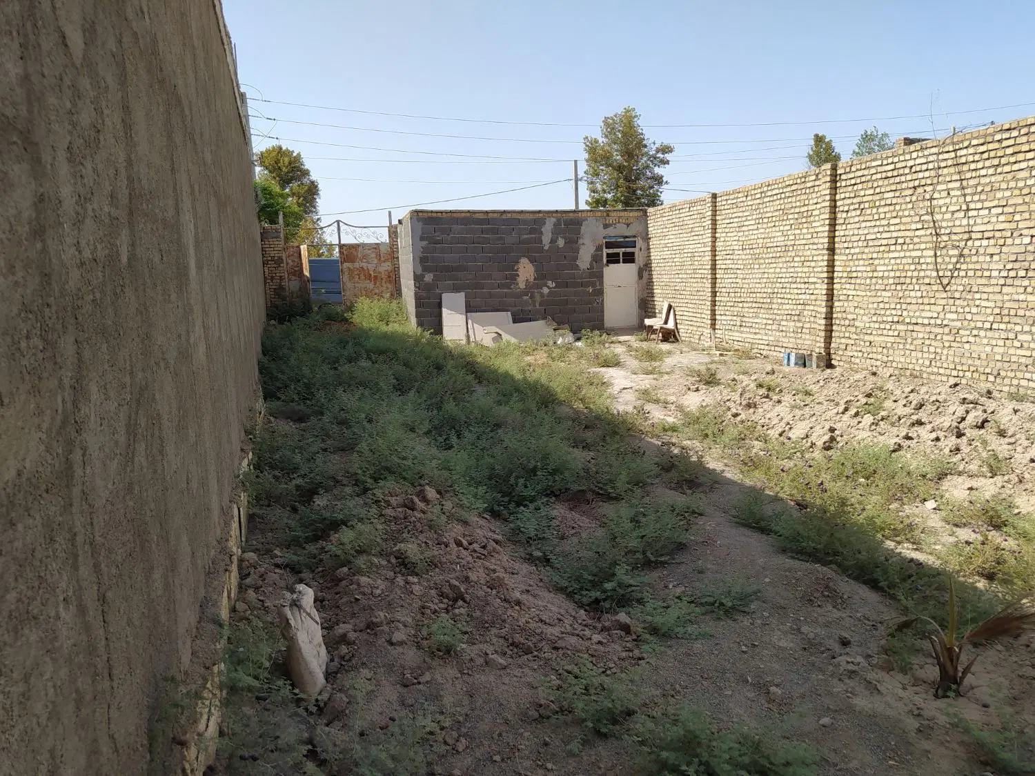 400متر چهار دیواری شده