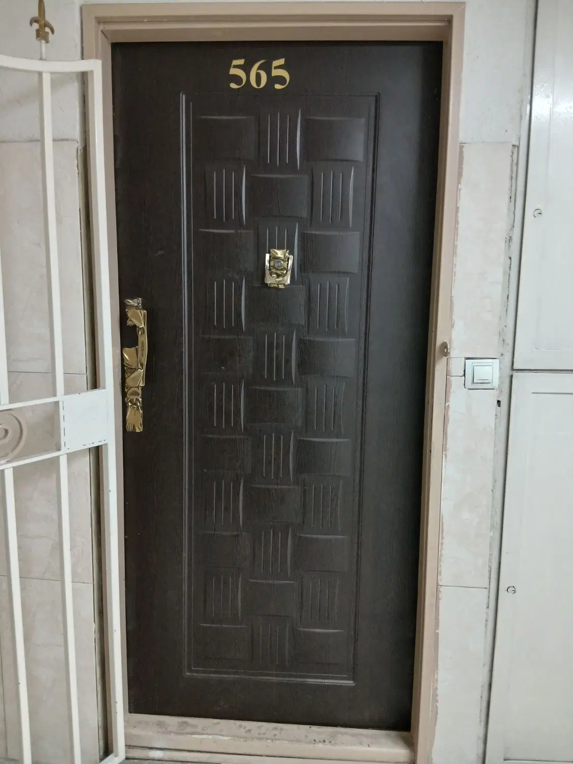 ۶۴ متر طبقه ۶ همراه پارکینگ انباری
