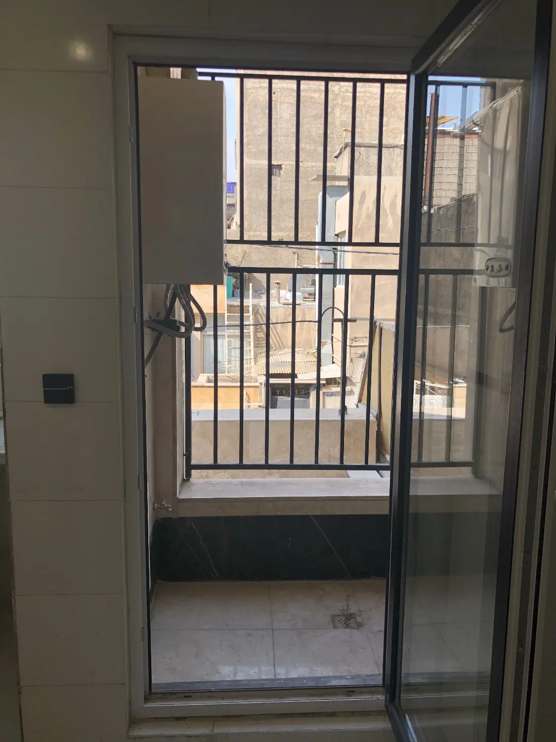 ۶۰ متر نوساز غرق در نور فول امکانات