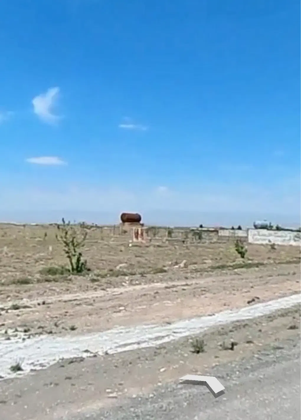زمین روبروی پمپ بنزین گلمکان