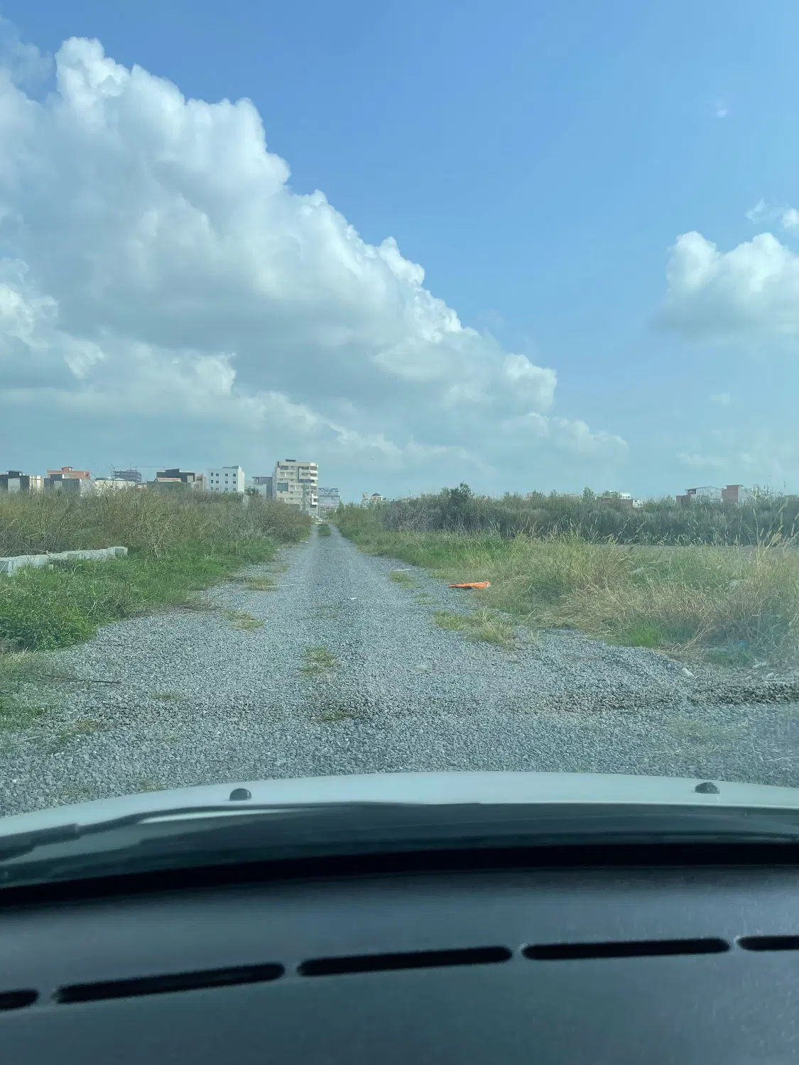 زمین مسکونی به مساحت ۳۰۰ متر فروشی