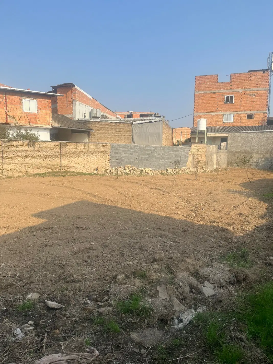 زمین مسکونی باغی ۶۰۰ متری