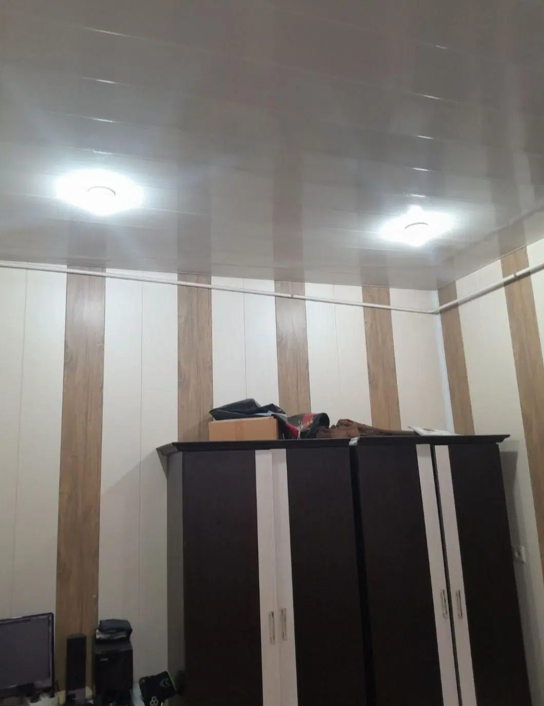 خیابان امام کمپ سازمان آب جلوی زنجیر نگهبانی
