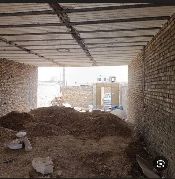 100متر ساختمان مسکونی نیمه کاره علی‌آباد