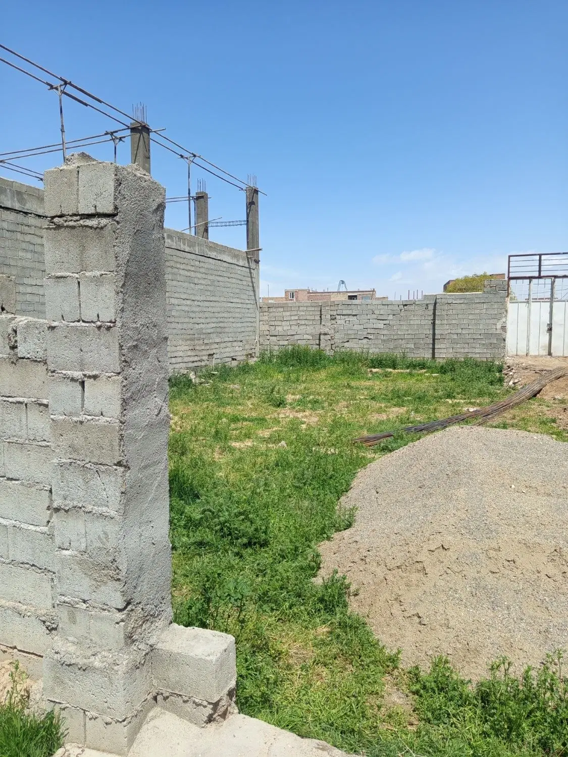 زمین مسکونی