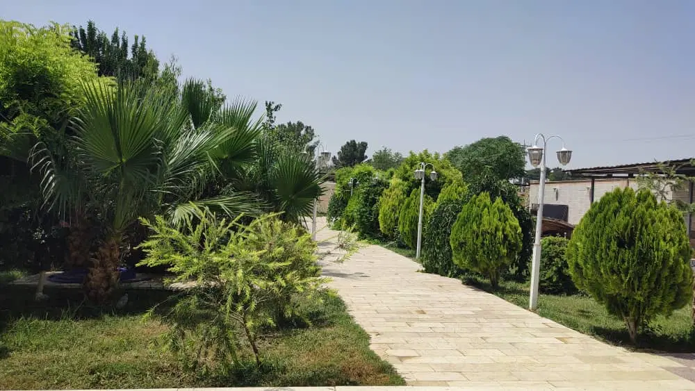 ۴۰۰ متر باغ نیمه کاره