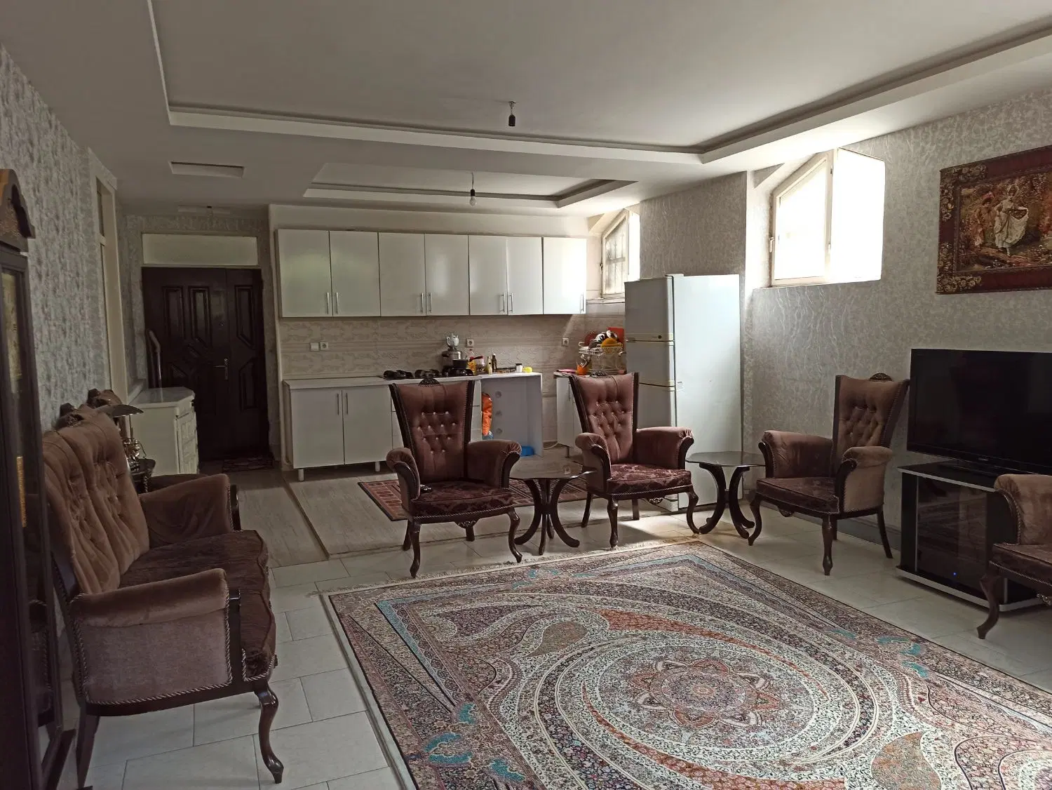 آپارتمان همکف حیاط دار