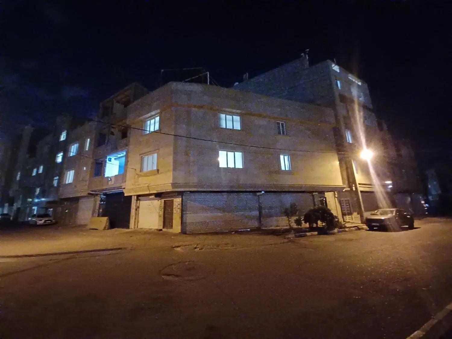 دو واحد آپارتمان به متراژ ۱۲۵