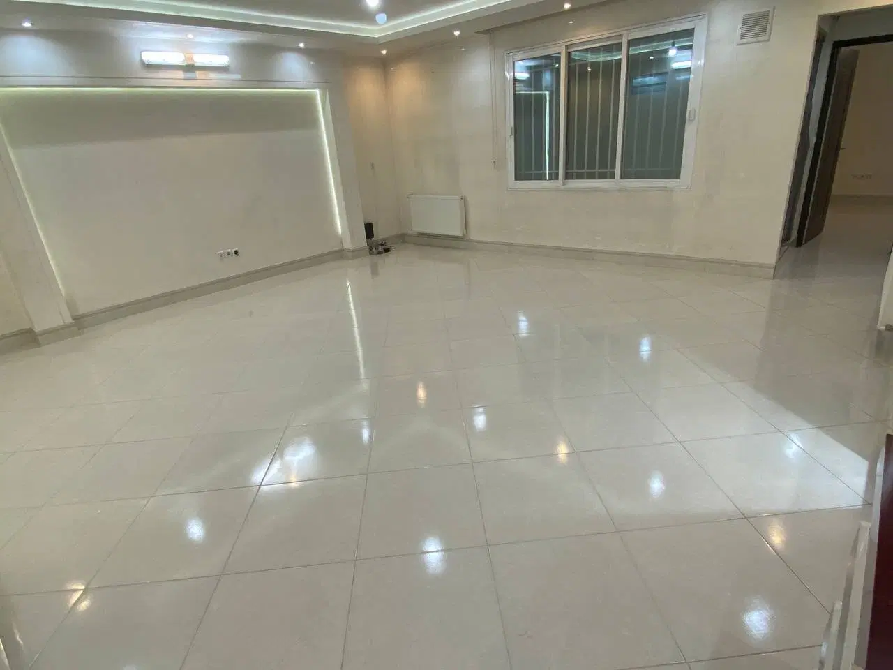 اپارتمان دو خواب همکف در دلاوران سرافرازان