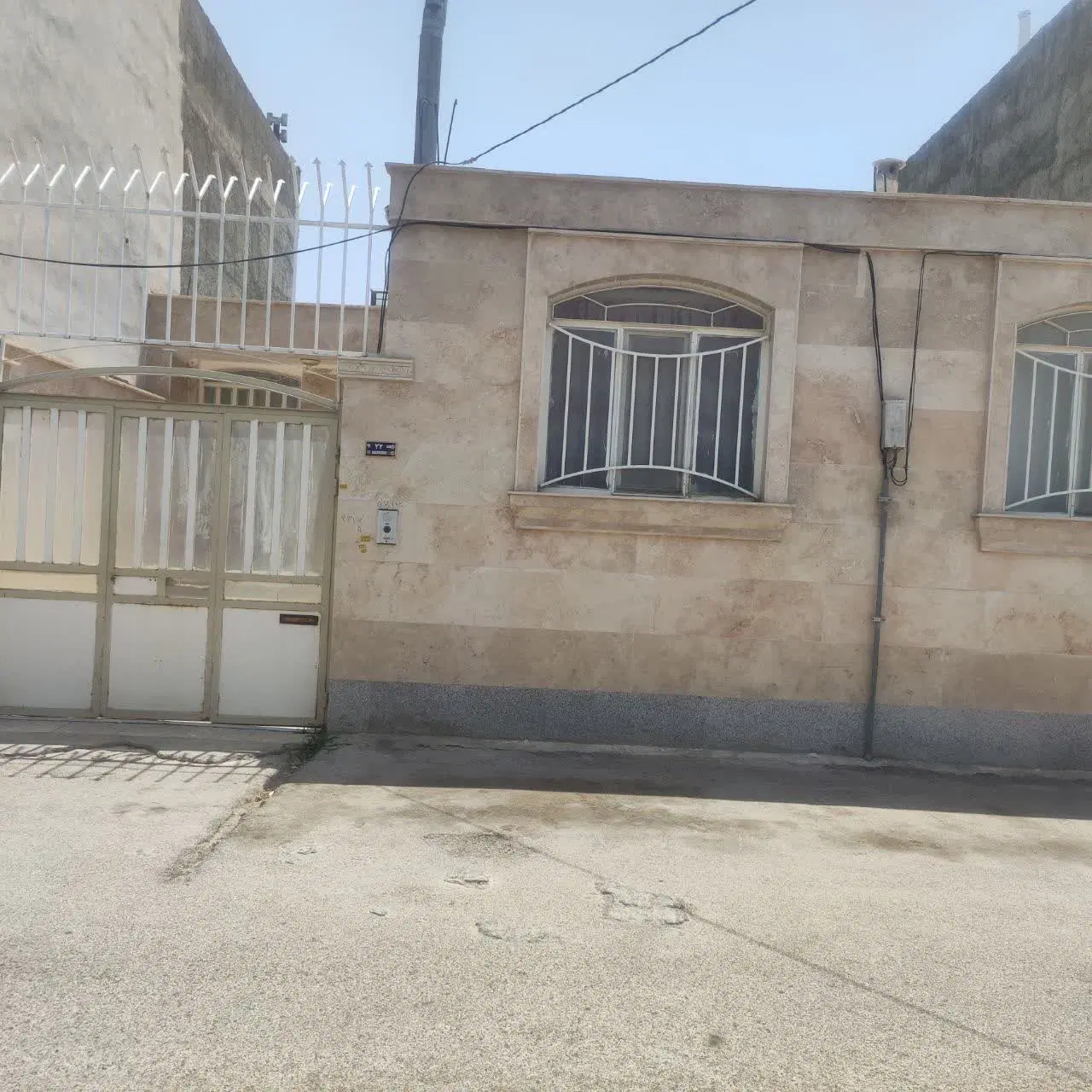 فروش حیاط ویلایی جنوبی بهارستان