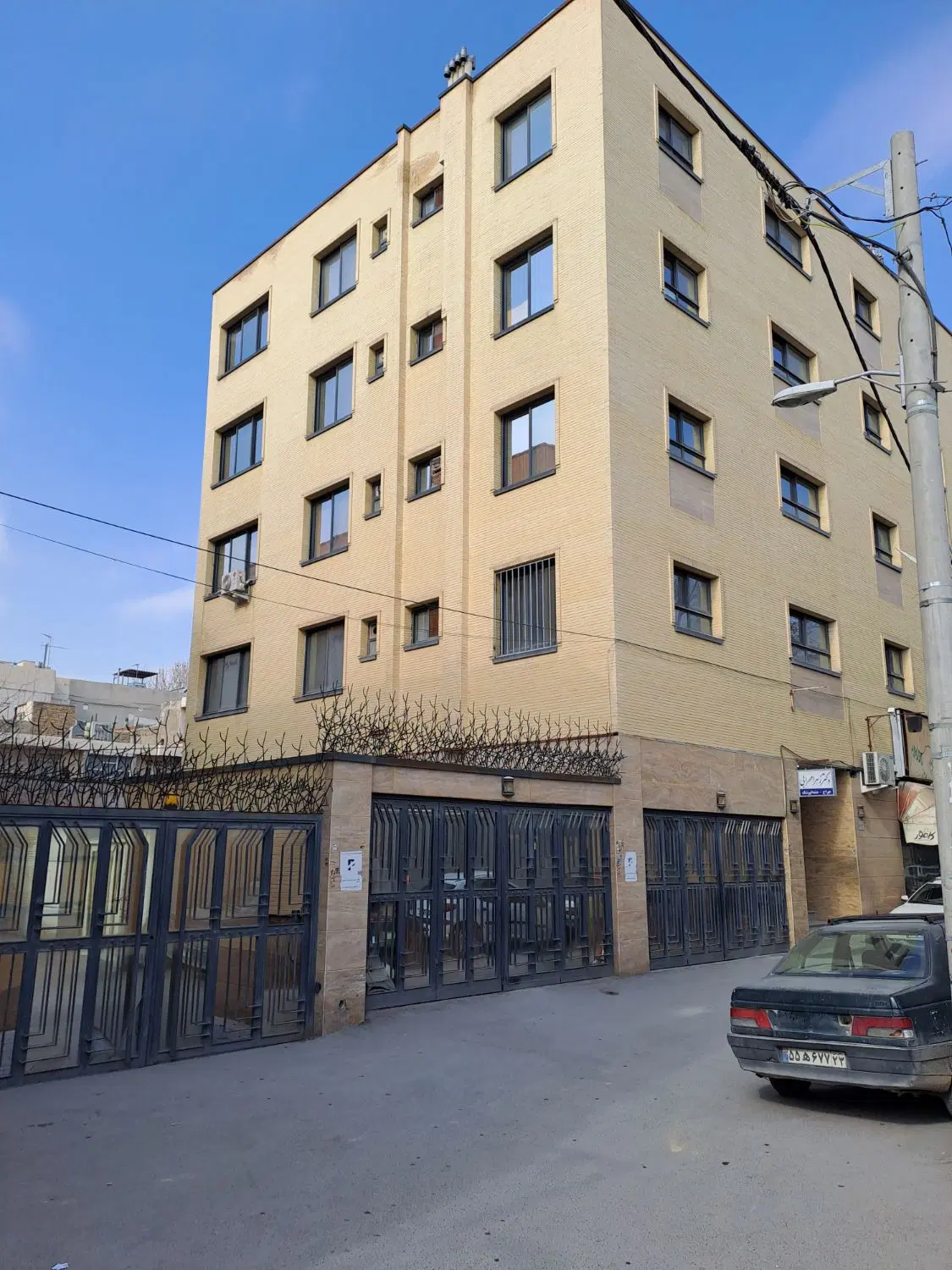 دفتر کار ۸۰ متری خیابان احمد آباد