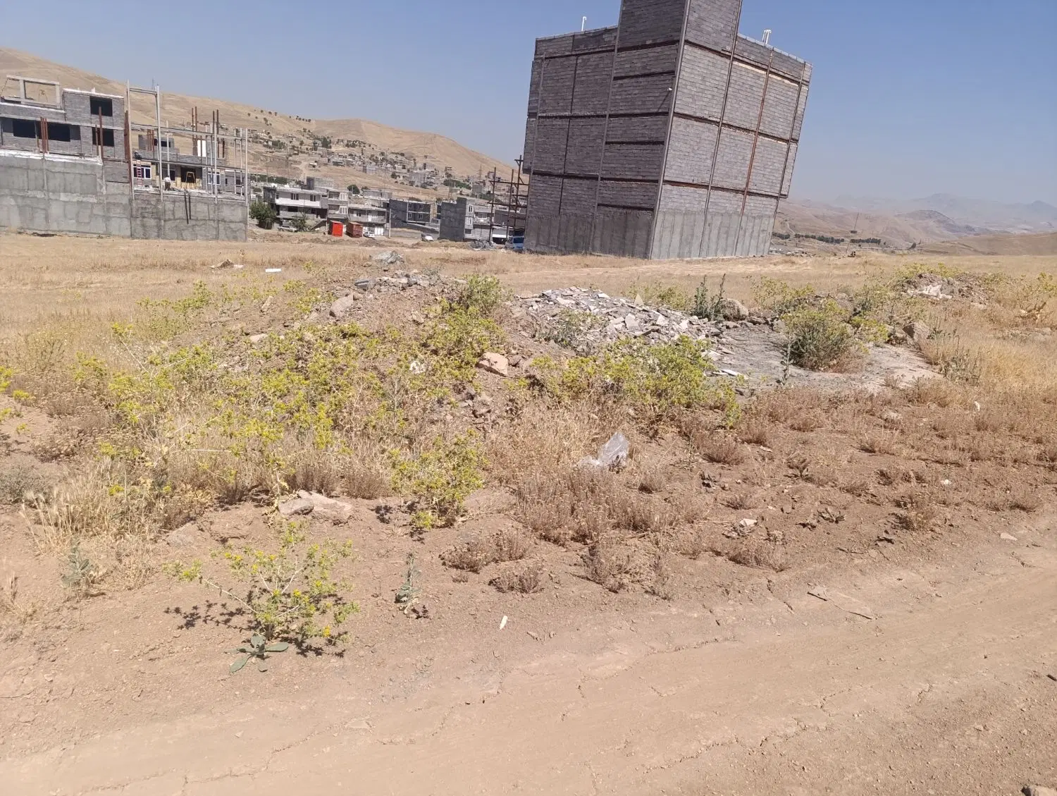 زمین مسکونی میدان امام رضا