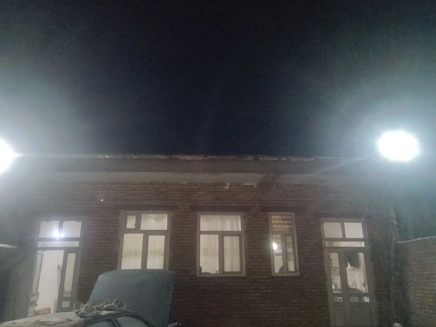 یک باب حیاط تازه ساخت