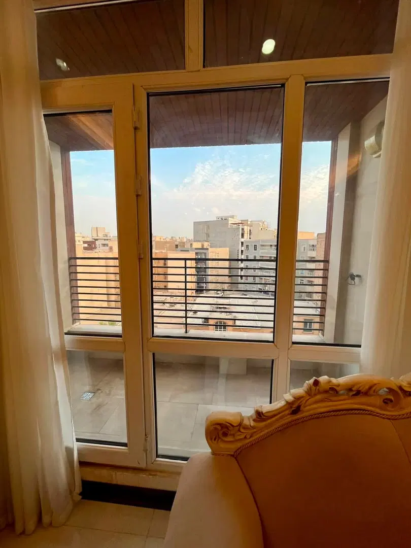 ۱۲۰متر کلید اول تاپ لوکیشن  طبقات میانی