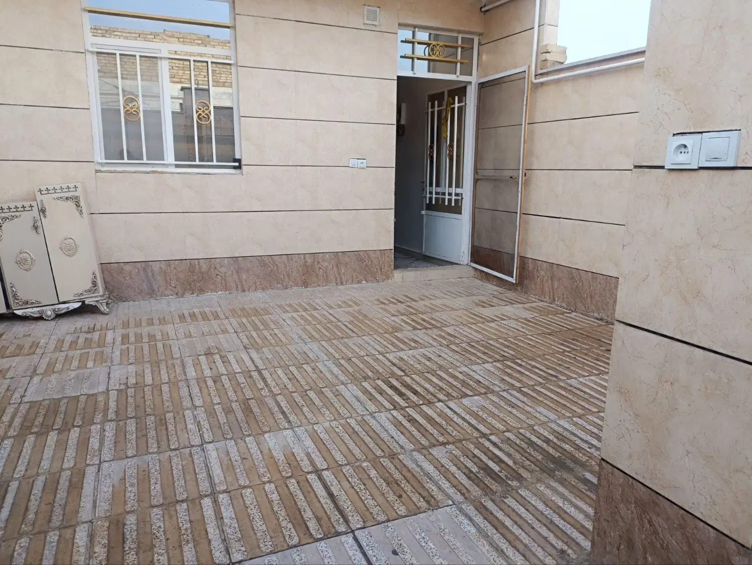 خانه ۱۰۰متری