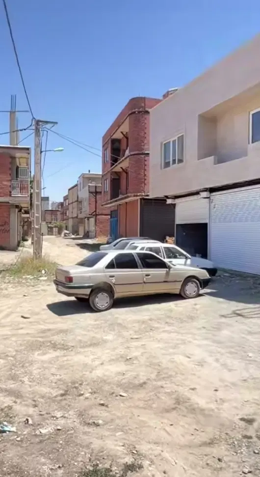 2طبقه نیمه کاره