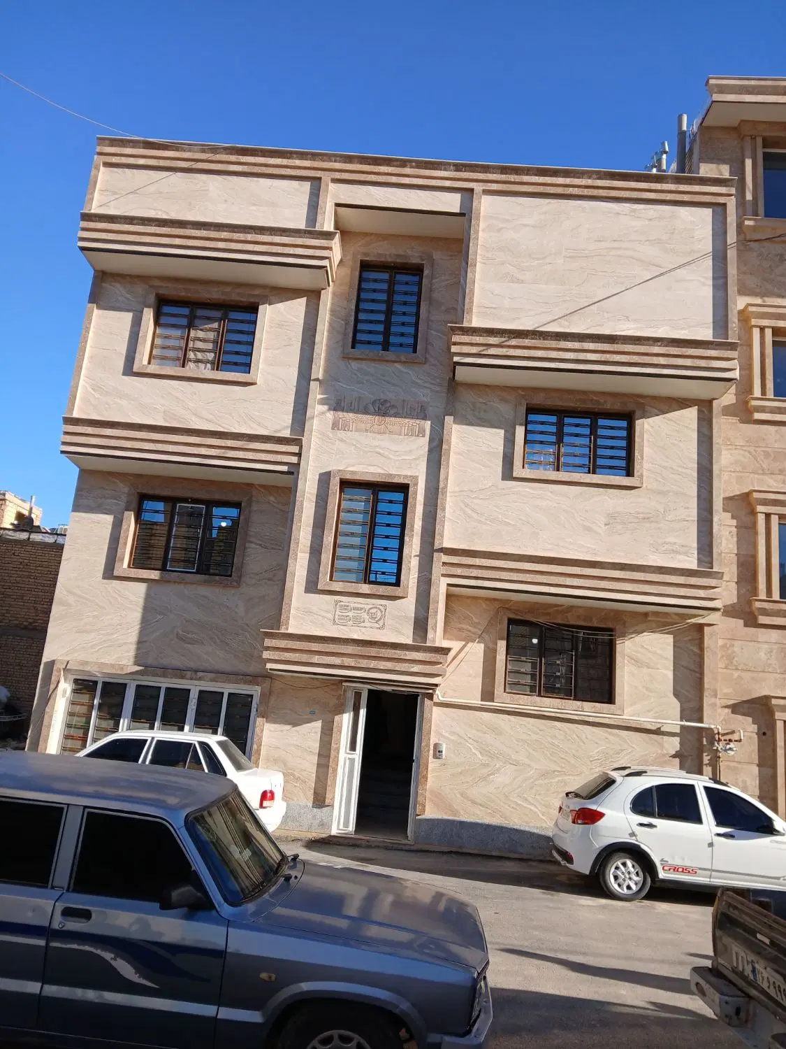 فروش واحد ۲خواب طبقه همکف