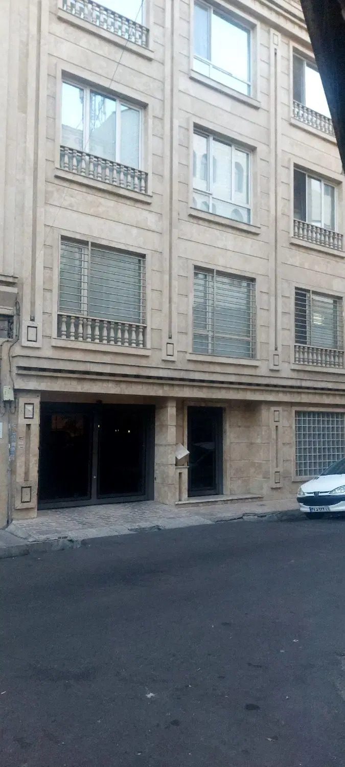 همخونه خانم نیازمندیم