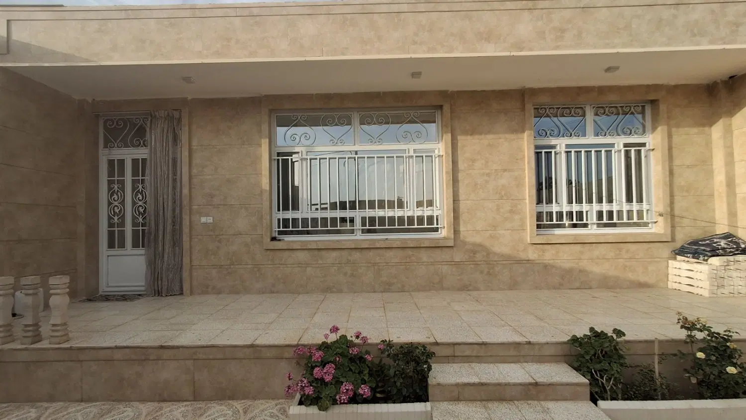 ۲۰۰ متری شهرک شقایق دو خواب