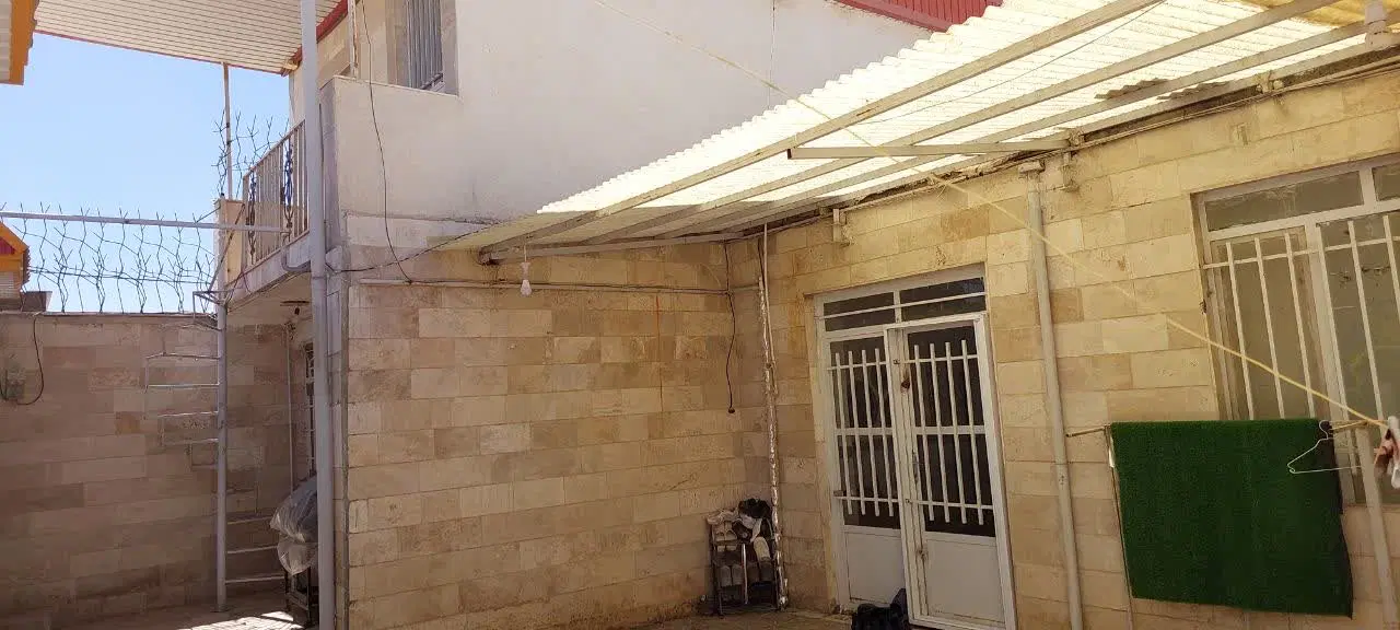 ویلا شیک و اکازیون .جاده فراهان روستای ایبک اباد