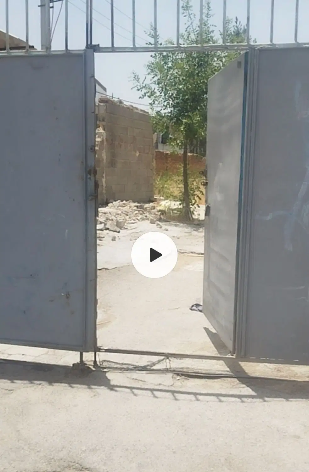 زمین ۱۴۰۰ متری دیوارکشی دونبش بلوار احمدی شمالی