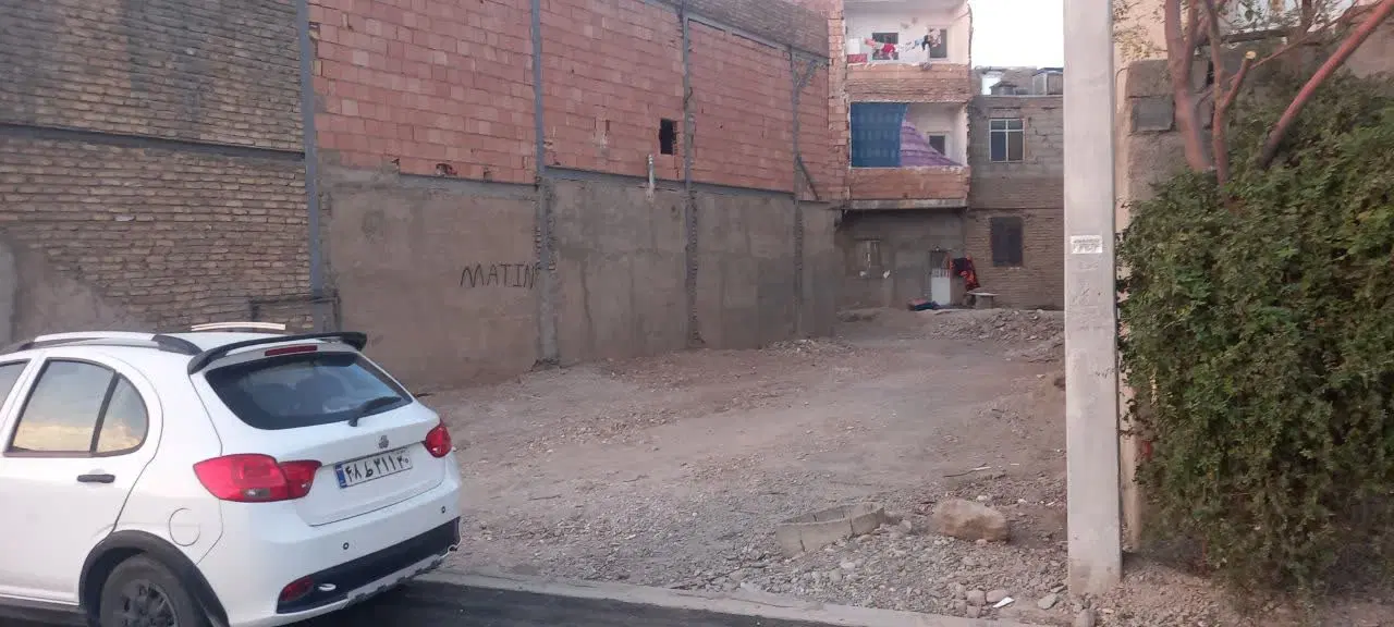 زمین مسکونی ۱۷۰ متر فول انشعابات بر خیابان