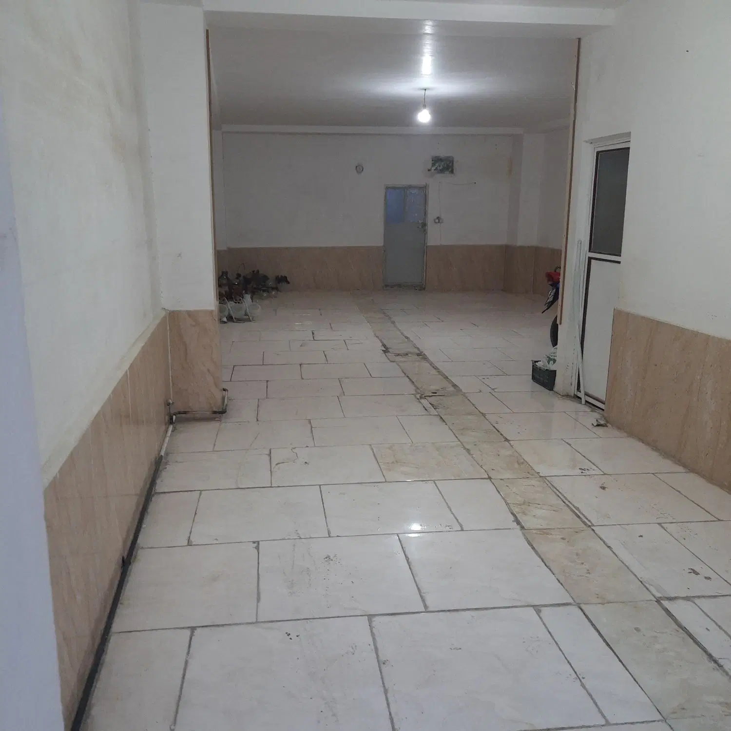 اجاره پارکینگ 84متری در صالحیه