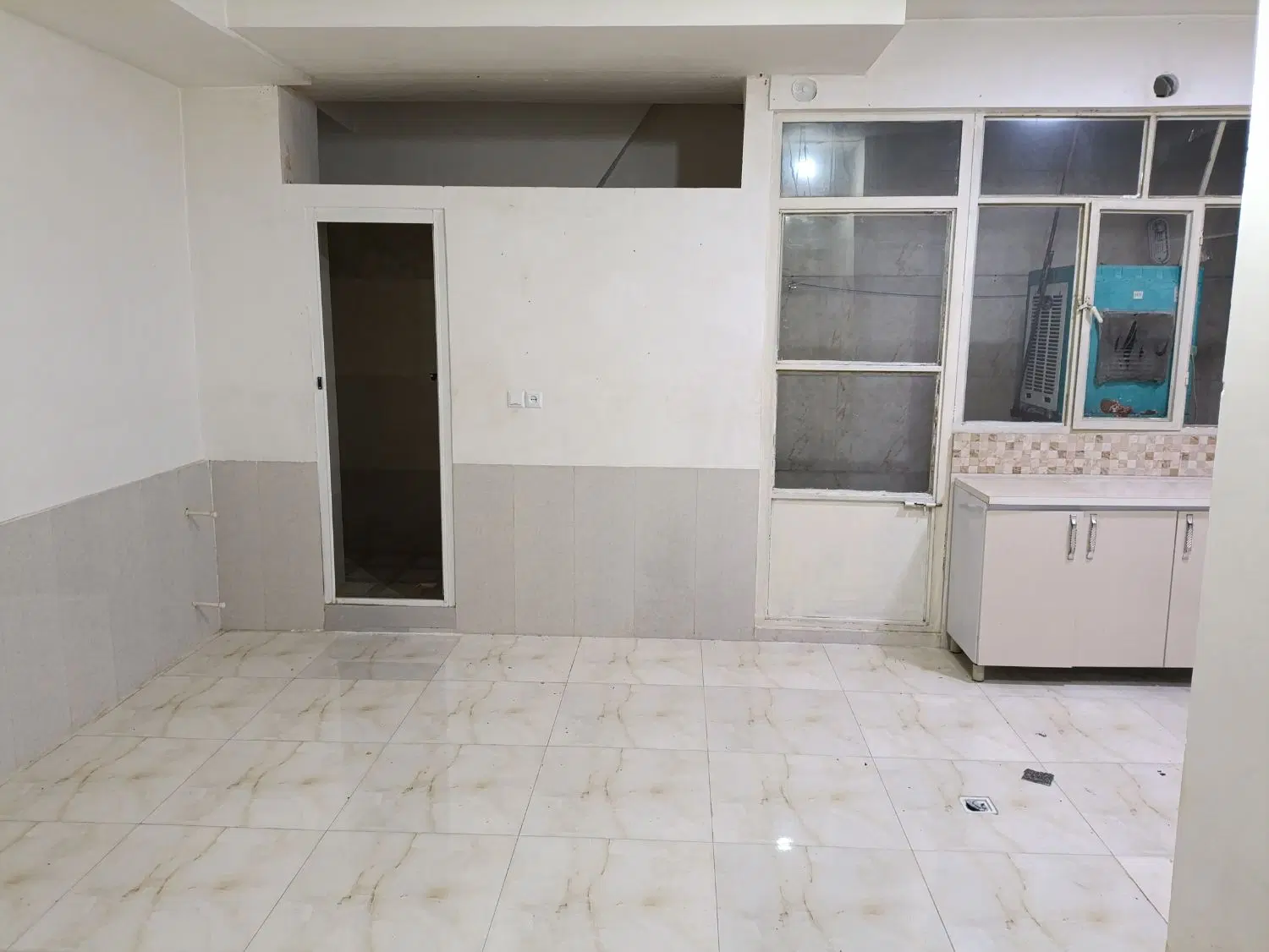 واحد همکف در 12متری بهشتی شمالی تازه ساخت تمیز
