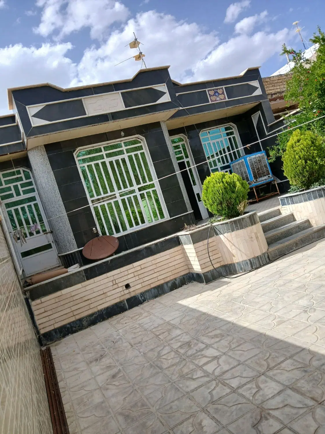 خانه ویلایی دوبر بلواربهشتی لب خیابان سرداران
