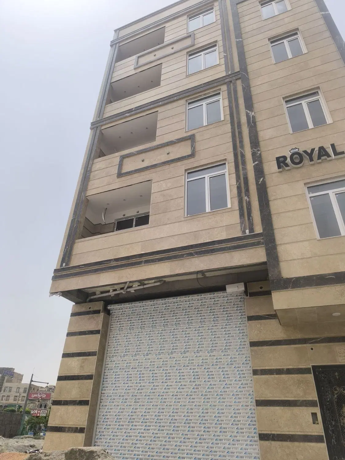 واحدخام به متراژ96مترمربع در طبقه دوم گل ساختمان
