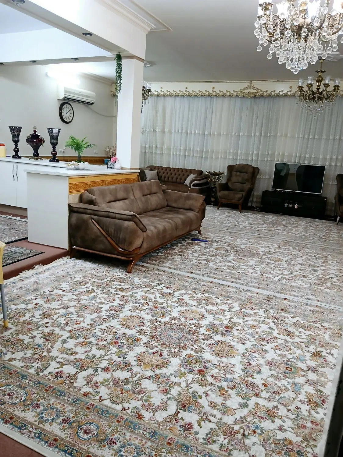 خانه ویلایی سه طبقه مجزا