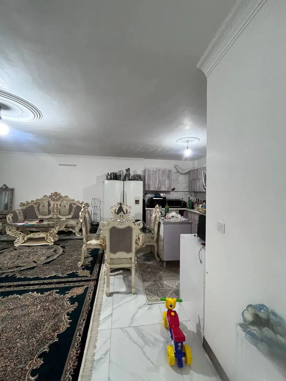 یک واحد مسکونی فول امکانات در مرتضی گرد