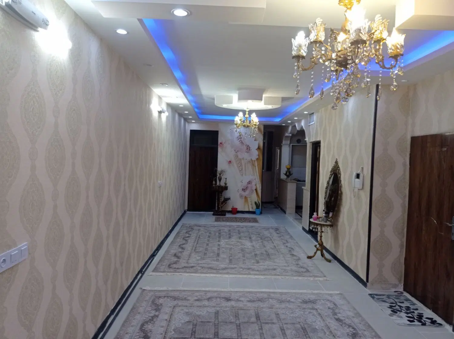 خانه سه طبقه ویلایی