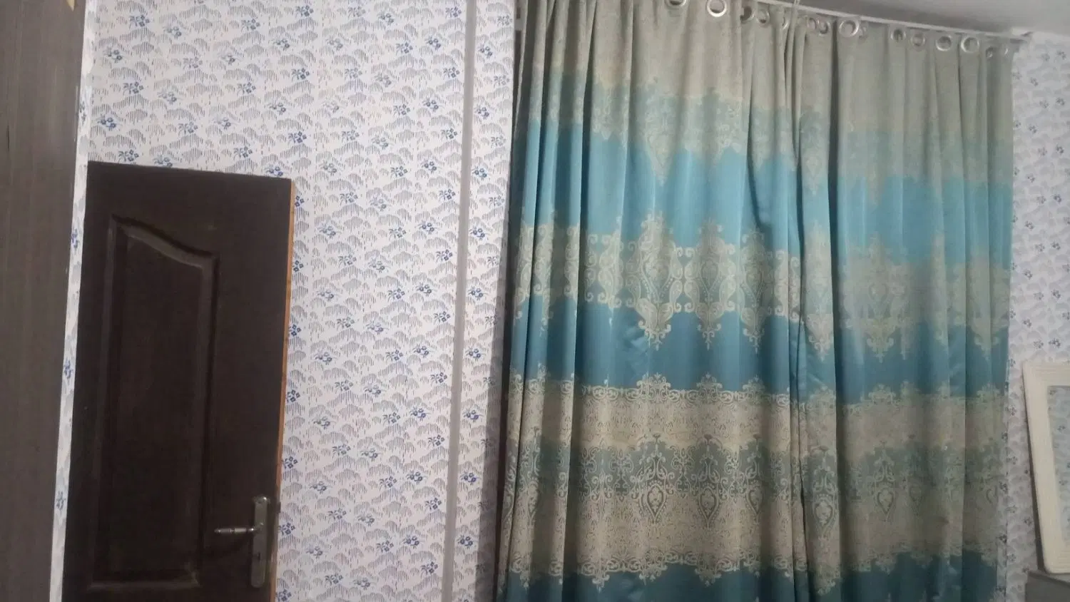طبقه بالا۱ خواب بزرگ درب از ساختمان