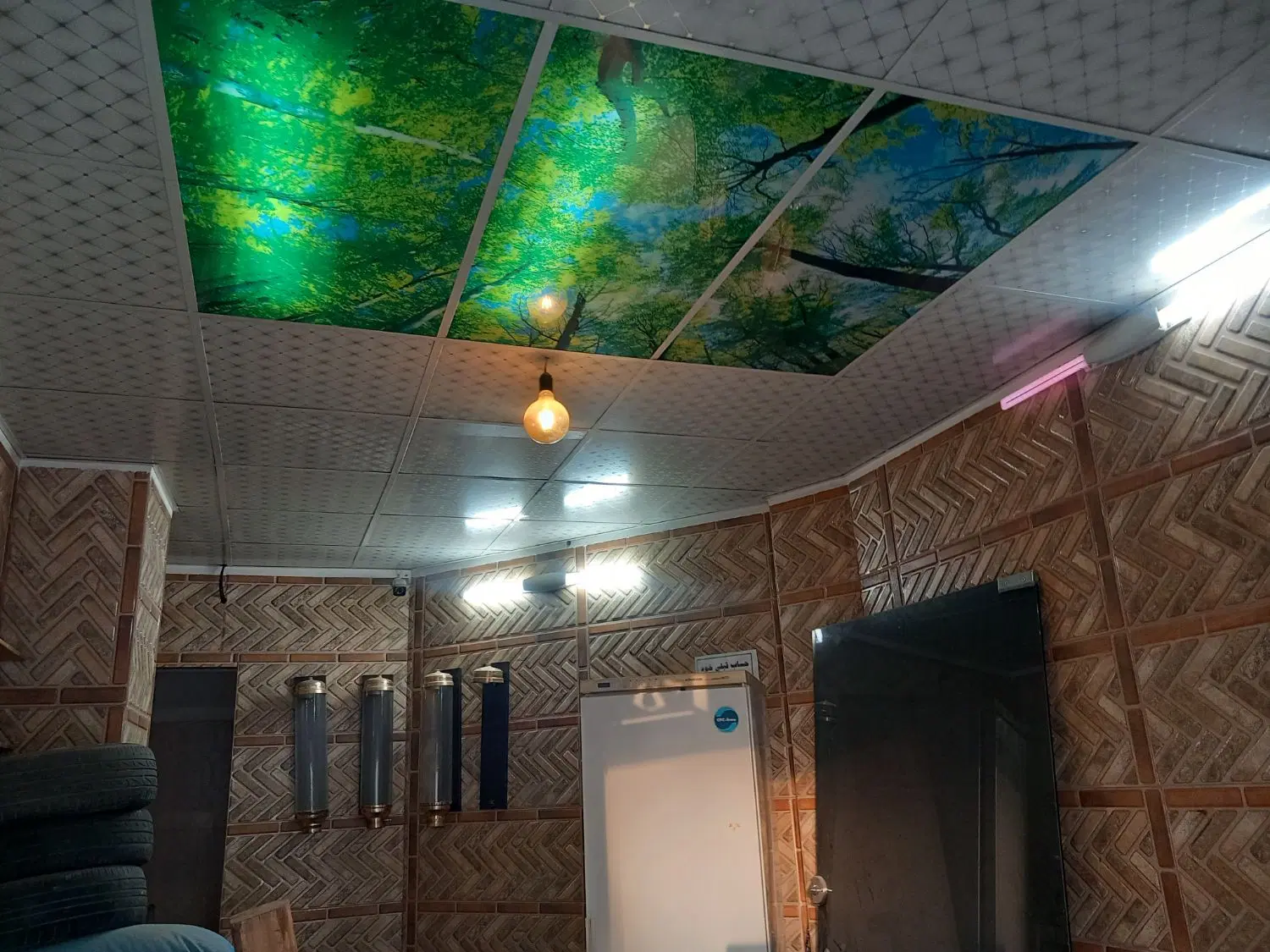یک باب مغازه به متراژ ۱۷متررهن داده می شودمبلغ ۳۰۰