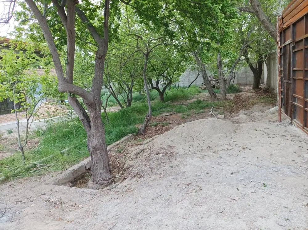 زمین ۲۲۰ متر دو نبش بفروش میرسد