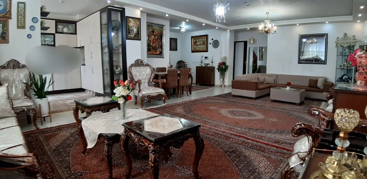 فروش واحد ۱۳۰ متر باغمشه به عالی قاپو( مرکز شهر )