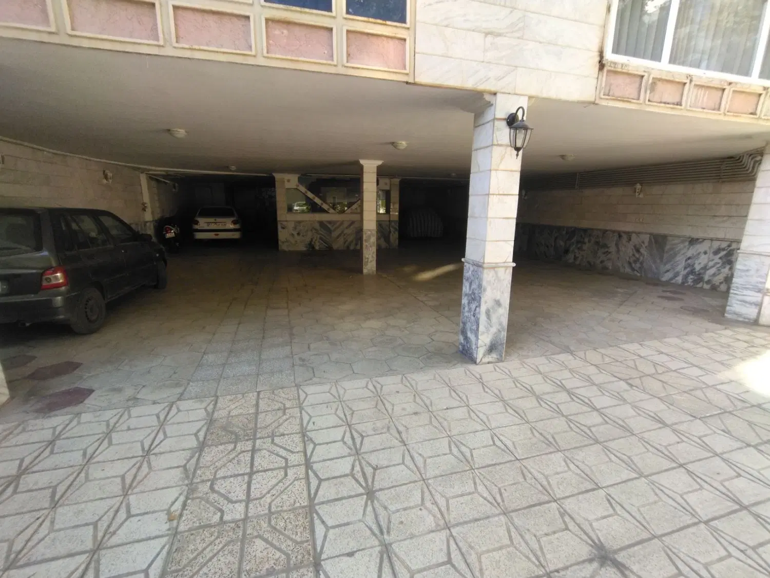 100متر آپارتمان بازسازی شده خیابان آبکوه